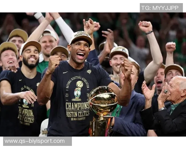 科尔称赞霍福德融入顺畅TJD是球队唯一顺下型中锋 科尔称赞霍福德融入顺畅TJD是球队唯一顺下型中锋