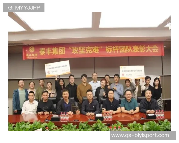 芬奇谈球队困境:团结一致共克时艰的决心与信念 芬奇谈球队困境:团结一致共克时艰的决心与信念