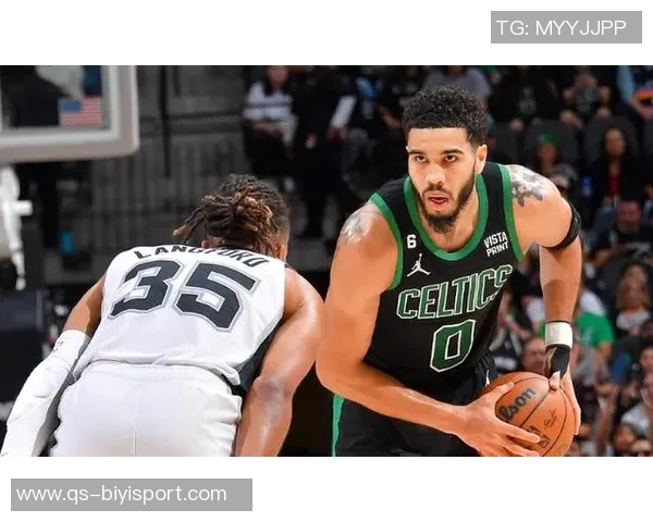 理查德谈老将缺阵影响强调扩大空间与提升比赛节奏的重要性 理查德谈老将缺阵影响强调扩大空间与提升比赛节奏的重要性