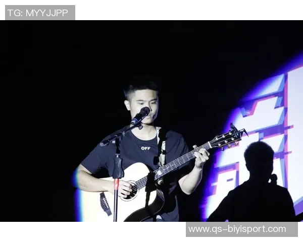 迪巴拉与怀孕妻子甜蜜合影庆生感谢祝福期待新生命降临