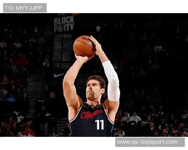 大洛佩斯表现低迷全场仅得1篮板正负值惨淡24令球队失望